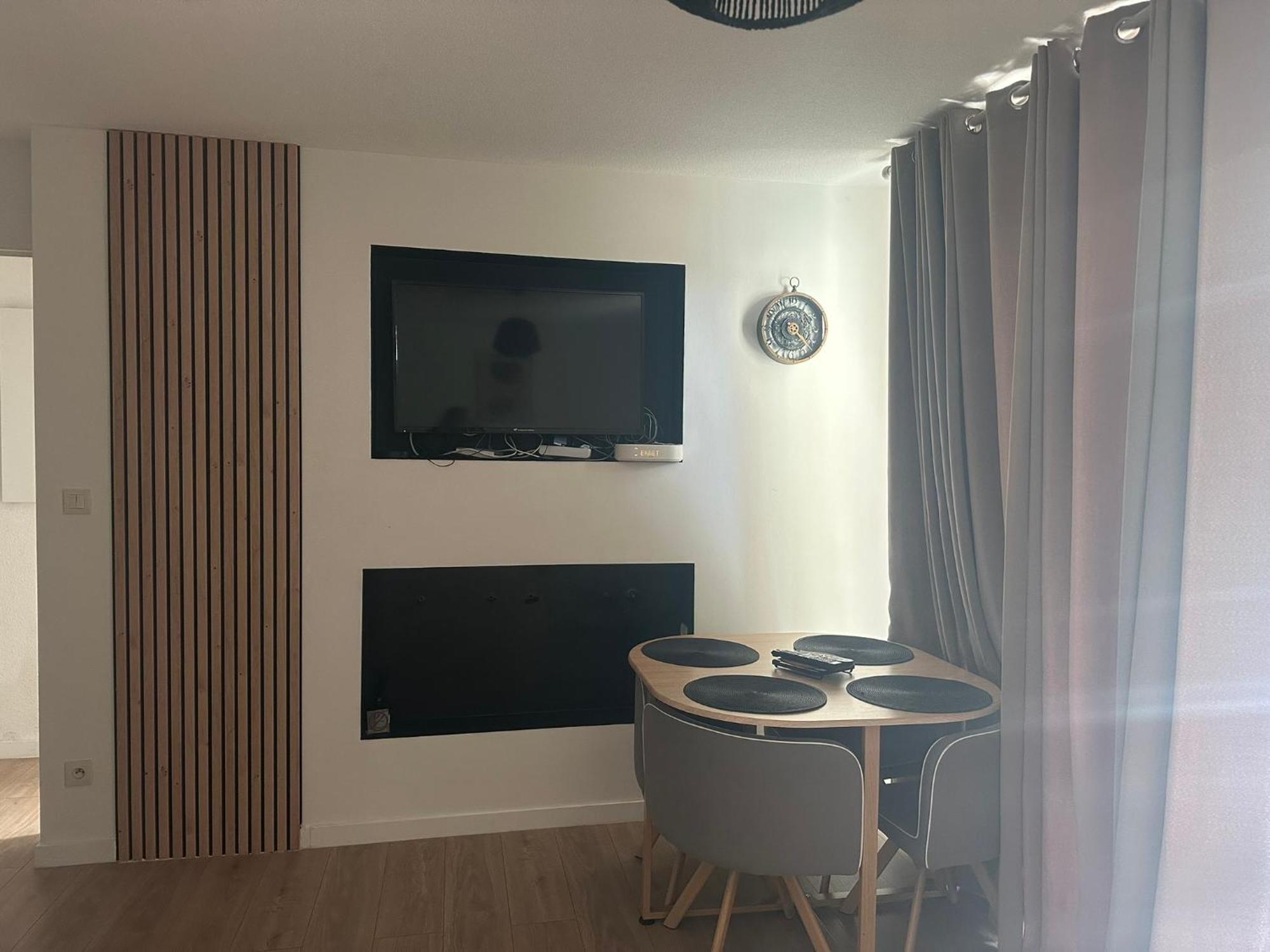 Appartement Cosy Avec Balcon Et Piscine Besançon Kültér fotó